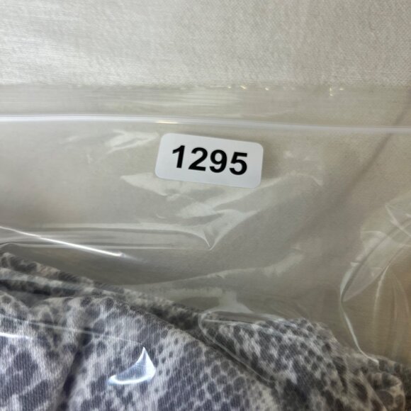 Gray & White Snake Print Women Leggings Pull-on 3X Cotton Blend Stretch - Picture 12 of 12